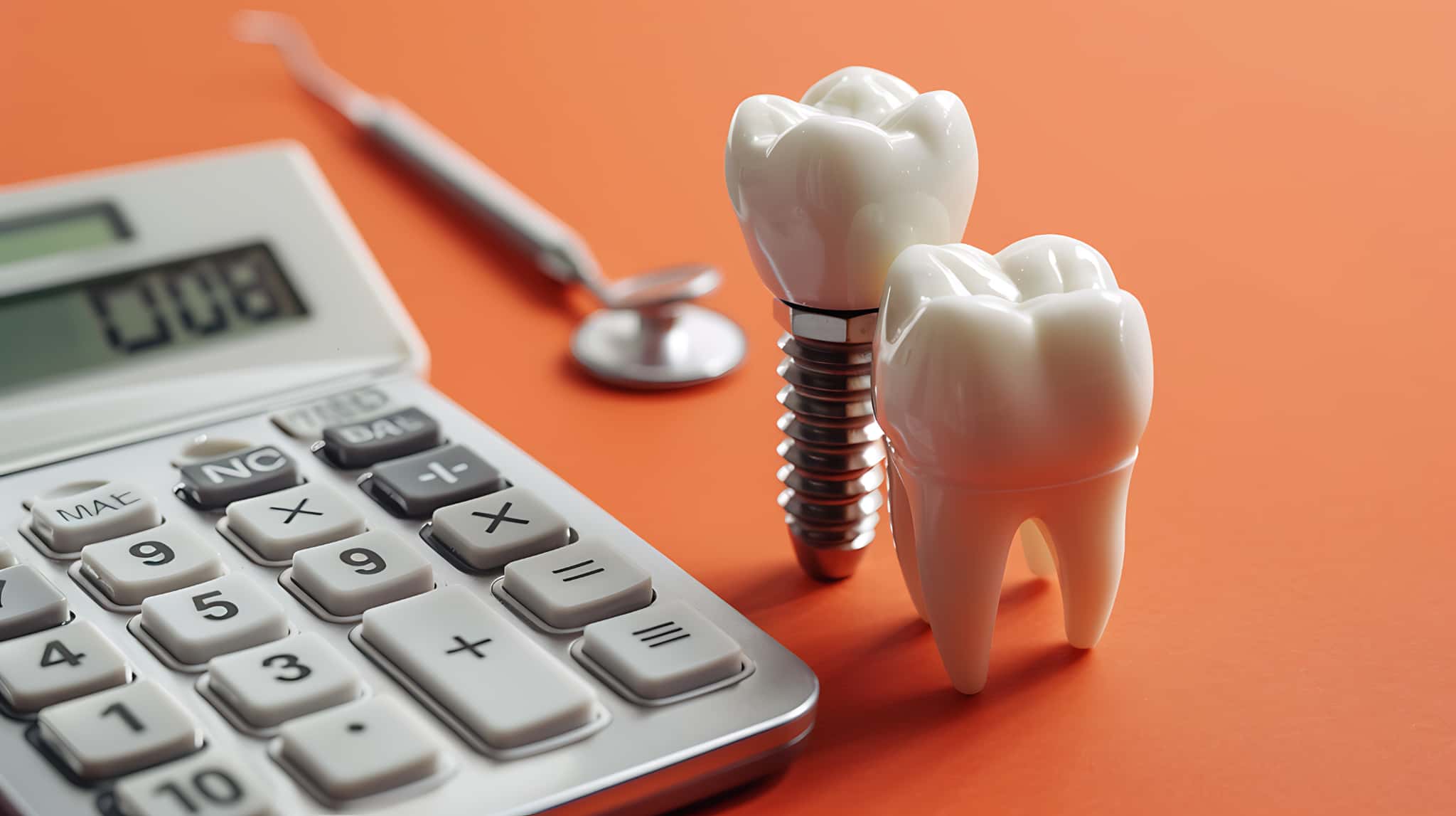 失った奥歯をインプラントにするのにかかる費用について説明するイメージ