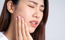 顎関節が痛い女性