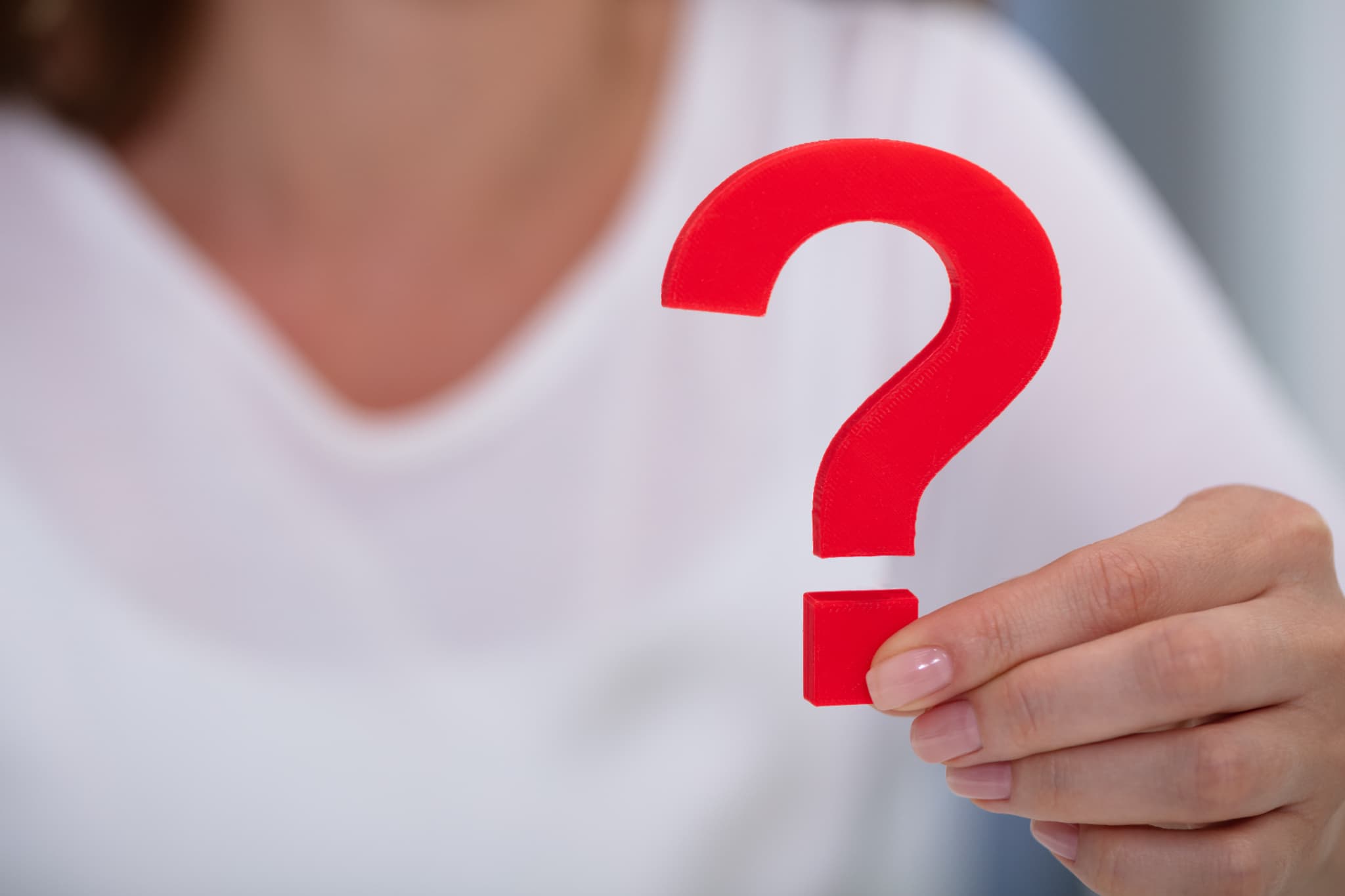 どのようなときに根管治療を中断しやすいのか疑問を持つイメージ