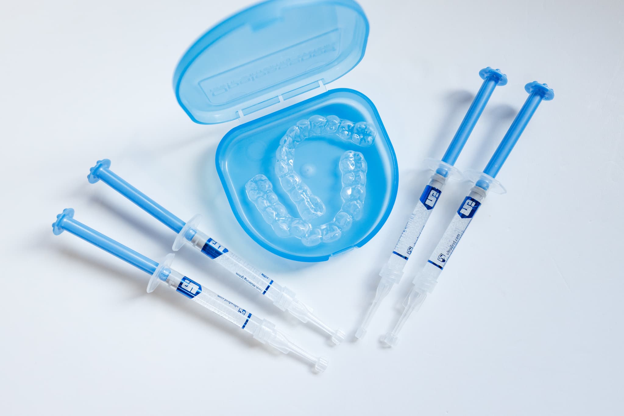 ホームホワイトニング背使用するマウスピースと薬剤