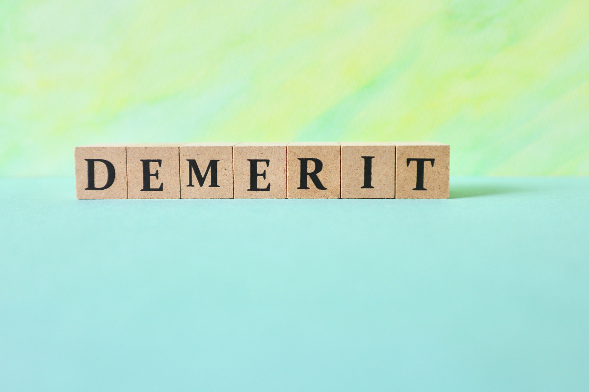 セラミックの歯を選択する主なデメリット